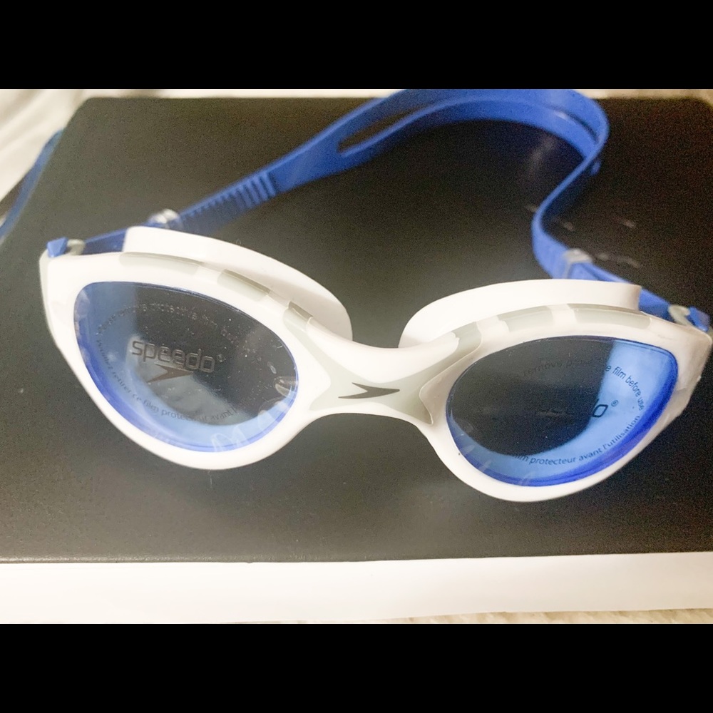 Speedo google new with plastic liner still on.